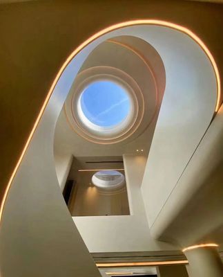 إضاءة سقف صناعية بتقنية LED مع عمر افتراضي 50,000 ساعة، وتركيب مدمج، ودرجة حرارة لون تتراوح بين 2100 كلفن و 7500 كلفن للإضاءة الداخلية